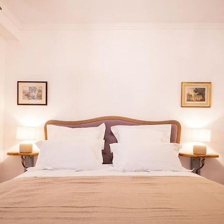 Le "Pied A Terre" - Appartement Plein Centre Avec Parking Prive Bourges Bagian luar foto